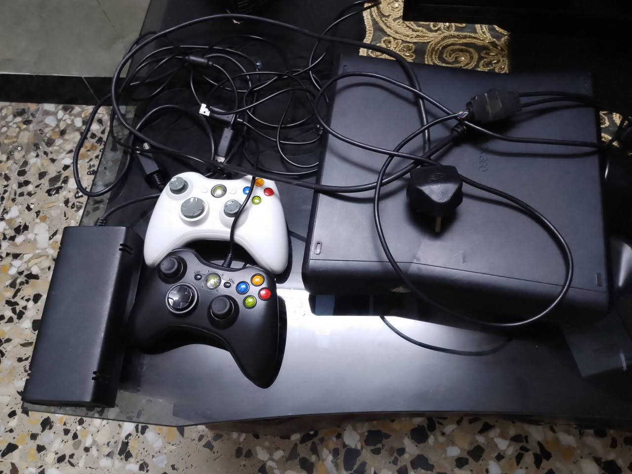 السلام عليكم عندي جهاز اكس بوكس ٣٦٠ جهاز نضيف ما مفتوح كامل ملحقاته والله لا مفتوح ولا مصلح والجهاز ذاكرتة ٢٥٦ وبي هارد ذاكرته ٣٢٠ والجهاز يحتوي ؏ اكثر من 70 لعبة من الالعاب القوية GTA4 و GTA5 و مصارعة وبيس و بي هواي العاب متنوعة الجهاز ويا يدات ثنين. دركسون وايرلس جدد الاصليات
مكاني بغداد ماكو توصيل 

📞*********** وتساب
السلام عليكم عندي جهاز اكس بوكس ٣٦٠ جهاز نضيف ما مفتوح كامل ملحقاته والله لا مفتوح ولا مصلح والجهاز ذاكرتة ٢٥٦ وبي هارد ذاكرته ٣٢٠ والجهاز يحتوي ؏ اكثر من 70 لعبة من الالعاب القوية GTA4 و GTA5 و مصارعة وبيس و بي هواي العاب متنوعة الجهاز ويا يدات ثنين. دركسون وايرلس جدد الاصليات
