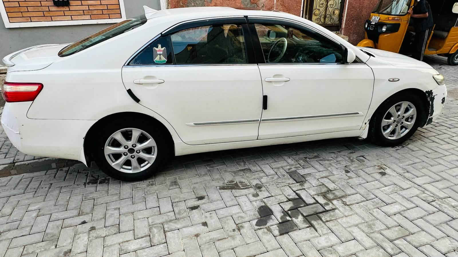 يا الله
99$
كامري 2007 خليجيGLX 
بدون صبغ وبدون ضرر
مواصفات 
مكينة 2400
كير ومكينة مكفول 
شاشة وكامرة 
فتحة سقف 
تحكم بل استيرن 
مثبت سرعة 
صدر امامي خلفي جديد مع دبلات صار شهر تقريباً 
تايرات نضافتها 85‎%‎
تبريد ثلج كمبريسر مبدل  جديد وكالة 
السيارة ماشية 220 الف كم
السيارة محتاجة بوليش فقط 
وصبغ دعاميات 
رقم بابل تحويل ثانيوم بسمي السيارة مكاني بغداد حي اور  او بغداد الجديدة***********
