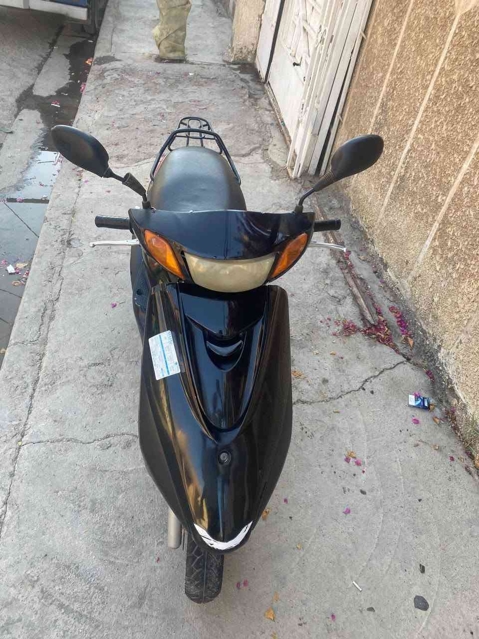 سلام عليكم  اكزز كفر بلادي مكينه بلادي كهربائيات شغاله دراجه جلوة معدلهه سريع وحلو شلعه بس الكلج المامي تعبان مكان بغداد حي البساتين الشعب او قرب وقف السني السعر650بيهه مجال قليل ***********
