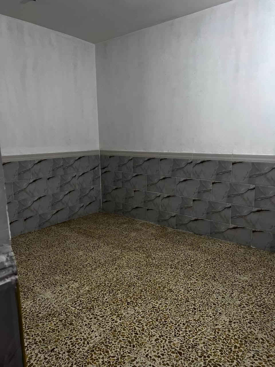 بيت ١٠٠ طابق ارضي للايجار قطاع 30 شارع المدارس فرع مدرسه للمشكاة للاستفسار الاتصال على ‭***********‬
