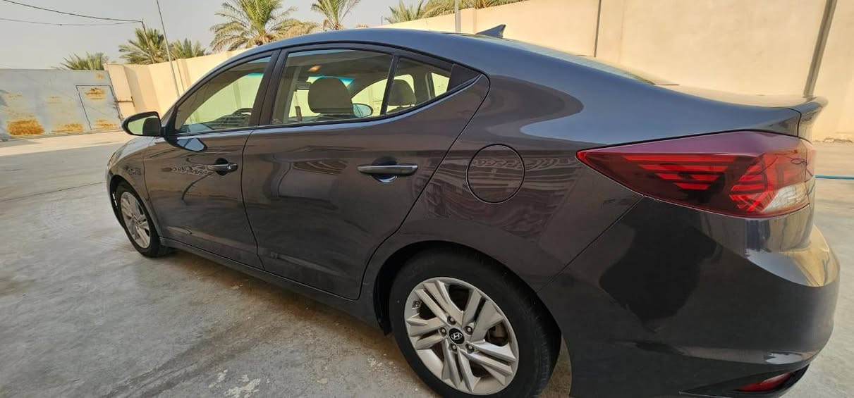 النترا  وارد امريكي
مـوديـل \ 2020 
رادرات جانبي امامي •
توقف ذاتي 
نقطه عمياء 
تحديد مسار•
ثلاث وضعيات قياده •
شاشه كبيره كامره دوره •
مانع انزلاق• 
تحكم ستيرن جهتين •
شاشه صغيره للأعطال•
ويل كب •
-نضام البريك ABS •
4 دسك•
حساس لضغط الأطارات بالدشبول•
مكينه دوش 2000 المرغوب 
لاتبخير ولاتنقيص ع فحص 
گير بلادي ع وضع شركه 
 تبريد ثلج 
ماشيه ٣٨ الف ميل 
رقم بغداد  دولي باسمي 
تحويل ثاني يوم 
سياره كل نقص مابيها  
صور حادث مرفقه بالمنشور
بيه  صبغ نص  بنيد  او  ربع  والباقي  مكفول ليبل واحد 
السعر .128  وبيهة مجال 
مكان السياره بغداد  / هاتف***********
