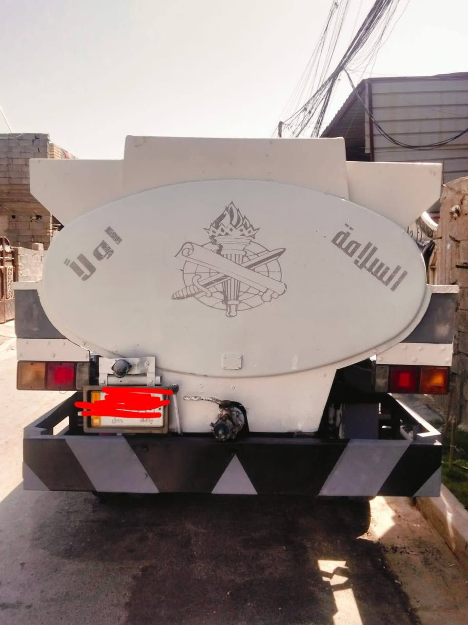 كنتر ١٩٩٢ سياره جديده بمعنى الكلمه 
كير ومكينه وصدر جدد 
تانكي ذرعات ٤٠٠٠لتر 
مجموعه سحب ودفع
العنوان بغداد 
***********
