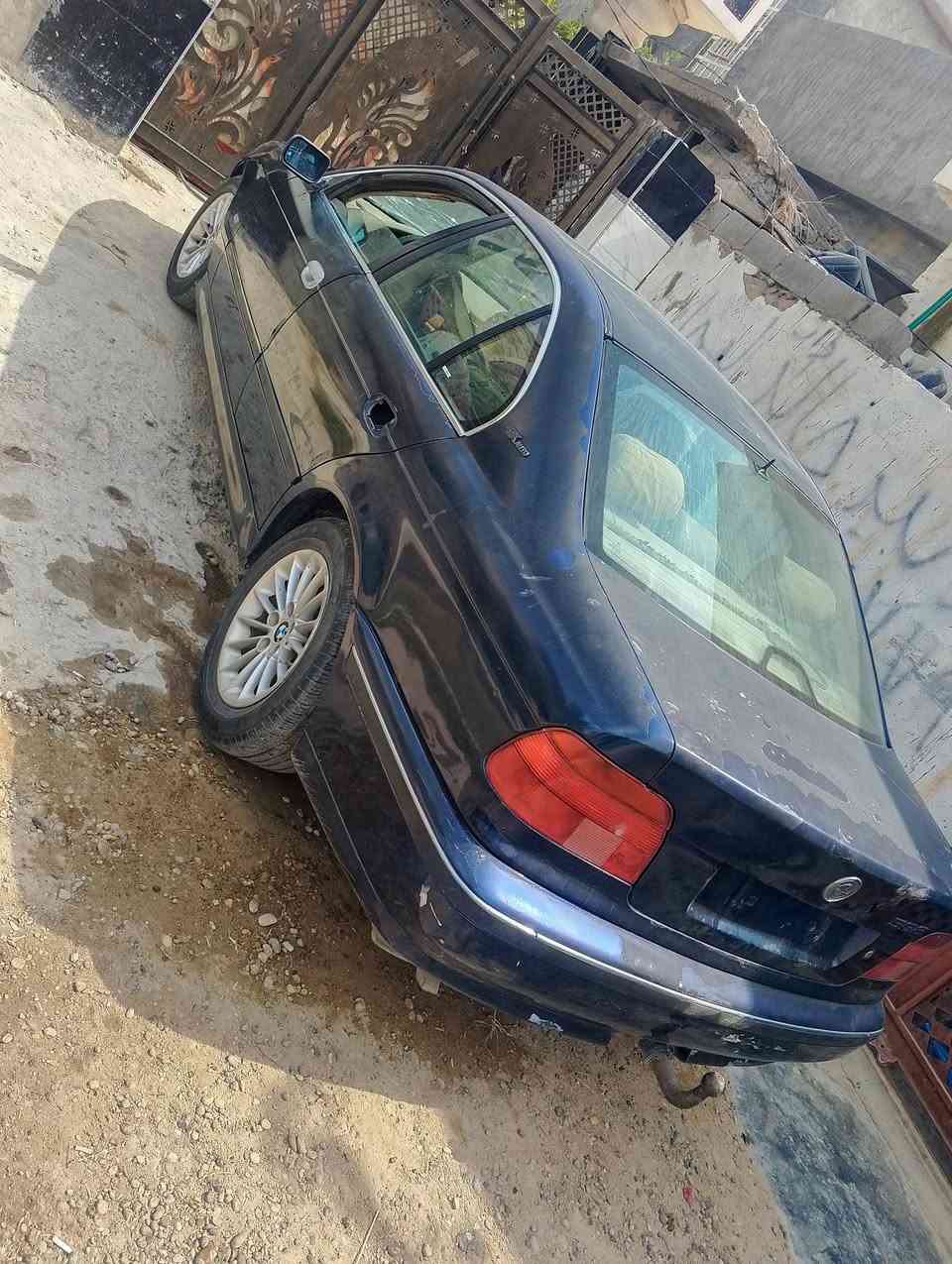 سلام عليكم 
بي ام e39موديل 2000
كير ومحرك بل شرط سيارة بلادين دكت جاكوج مابيه

تخم تاير صدر امامي خلفي كهربائية كله شغاله 
للعلم سيارة بيه كازكيت ولراديتر موزينه
سيارة عوزه ترتيب 
رقم اربيل تحويل ثاني يوم 
بيع فقد سعر 30وبيه مجال حك جيه
مكان فلوجه صكلاويه 
الستفسار ***********
***********
بيهن واتساب
