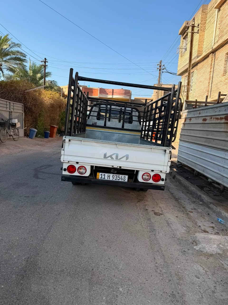سلام عليكم
للبيع كيا بنكو نثيه محرك 2700

رقم بغداد الدولي 

باسمي شخصياً 2030 تنتهي

مكفوله من الصبغ والضربه والتبديل والتعديل من عدا (البنيد بي طخه ممصلحهة)

كيير محرك صدر اكسل تبريد  مكفول

تخم تاير جديد باتري جديد كلج كامل جديد منظومة تبريد جديد

السياره مع المحجر تُباع 

السعر المطلوب 126 وبيهة مجال قليل

مكان السياره بغداد/حي الجامعه

للاستفسار/ ***********
