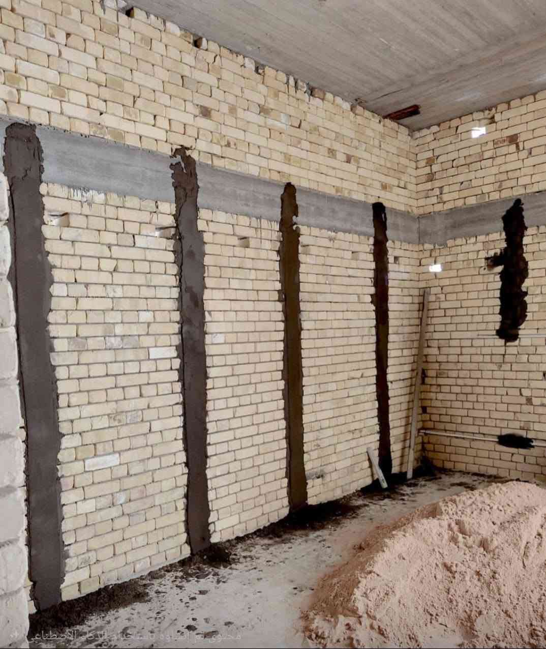 كادر حسين العامري لبخ اسود وبياض وخارجي شغل تسليم هندسي ***********

نص مكتوب في الصور:
- محتوى تم إنشاؤه باستخدام الذكاء الاصطناعي