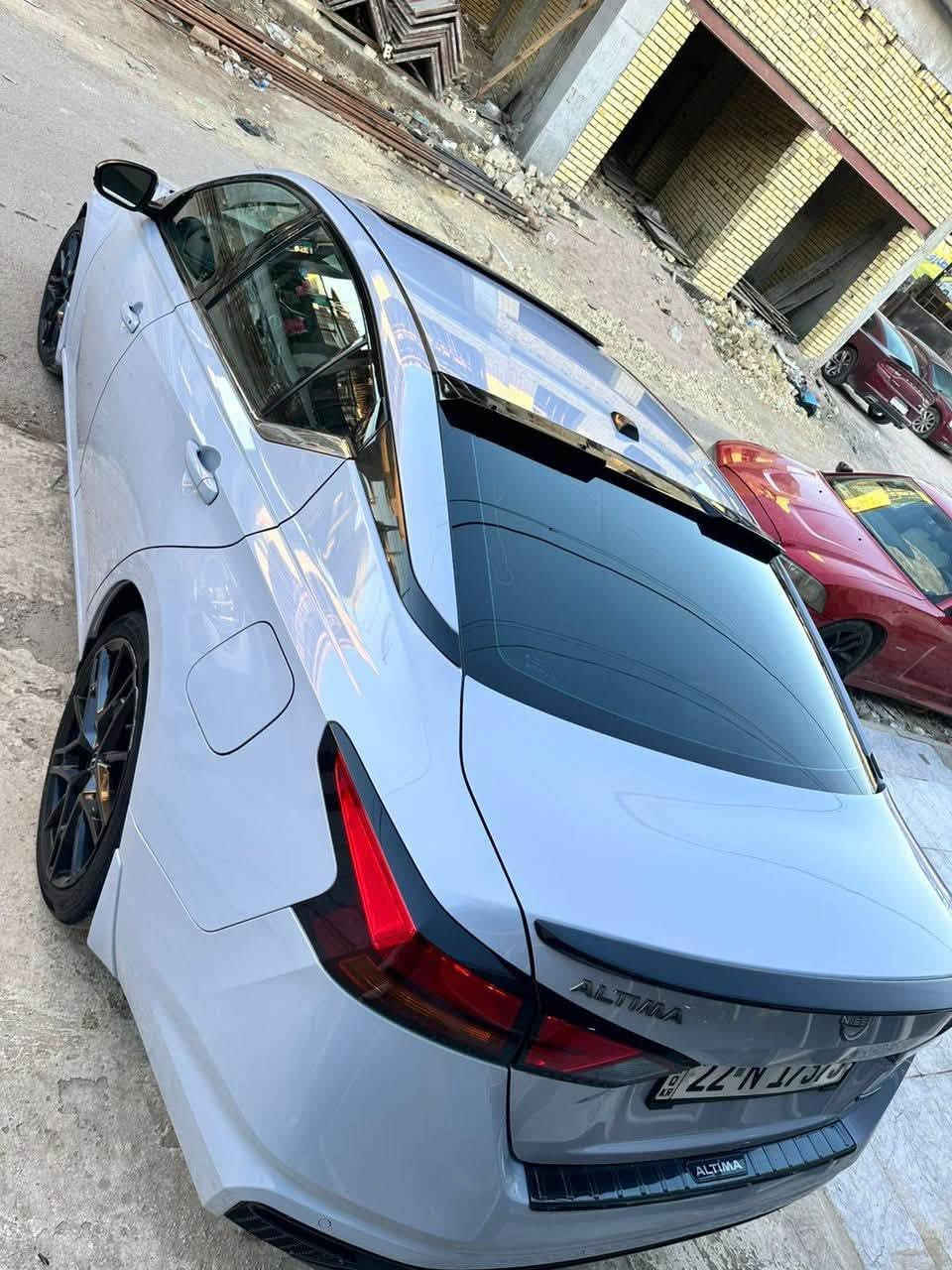 السلام عليكم 

🔺نيسان التيما 2023RS فول الاخير 🔺
🔴 Nissan Altima 2000T🚀🔴
🛑سياره بسمي 

    .
* قوة 248 🐎 .  
* عزم دوران 370 نيوتن.متر (267 رطل-قدم).
* ناقل حركة Xtronic CVT.
* نظام دفع أمامي (FWD) فقط.

المواصفات الخارجية

* جنوط ألمنيوم رياضية 19 إنش.
* مصابيح LED أمامية.
* شبك أمامي ولمسات رياضية SR.
* جناح خلفي (Spoiler).

المقصورة

* مقاعد رياضية.
* شاشة لمس 8 إنش مع Apple CarPlay وAndroid Auto.
* تشغيل السيارة بالبصمة (Push Start).
* مثبت سرعة.
* كشنات جلد مع بدلات تبديل السرعات (Paddle Shifters).

أنظمة الأمان

* فرملة طوارئ تلقائية.
* تحذير مغادرة المسار.
* مراقبة النقطة العمياء.
* تنبيه حركة المرور الخلفية.
* كاميرا خلفية، و كاميرا 360 درجة.
تدفئه كشنات واستيرن 

🔺الضرر مصلح بارد كصه القماره بدون صبغ فقط بارد مع تبديل بنيد 

🔺السعر / 155وبيها مجال 
🔺العنوان / ناصريه سوق الشيوخ 
🔺رقمي / ***********

