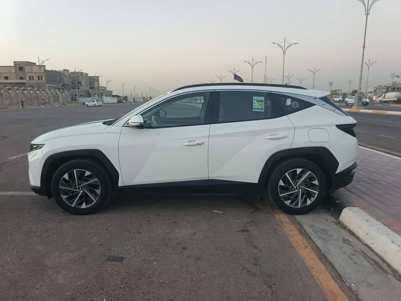 السلام عليكم سياره نوع توسان خليجي موديل 2024 فول مواصفات واحد على واحد عده الفتحه كشنات كهربائي جهتين حساسات امامي خلفي كامره دوراه جبيره اشاير بالمري باب بصمه  تشغيل بصمه كيرمكينه حداديه تبريد كفاله وضع الشركه السياره كفاله عامه من كلشي العنوان كربلاء السعر 207رقم الهاتف ***********
