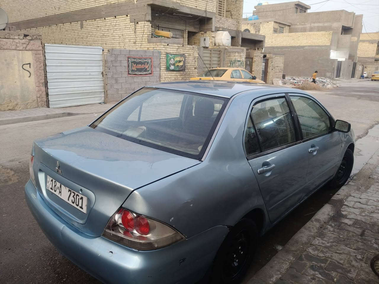 السلام عليكم لانسر بومه موديل 2005 ياباني 
السياره مصبوغه عام بيها ضربه بل صندوك وجاملغ الخلفي مصبوغه ومعمره حلوه عضمتها السياره اوتوماتيك محرك 150 كير ومحرك خير من الله تبريد ثلج السياره جاهزه وين ميعجبك مكاني بغداد الكماليه السعر (50) رقم الهاتف***********

