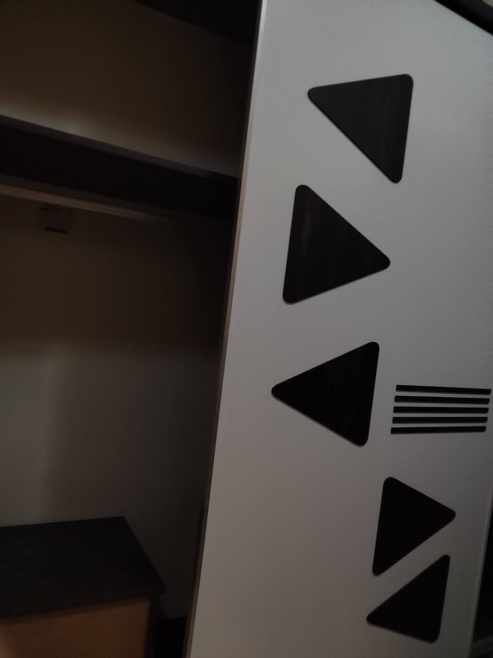 للبيع: سرير غرفة نوم بحالة ممتازة وبشكل عصري أنيق 🛏️🔥
للتفاصيل والاتفاق، يرجى مراسلتنا على هذه الرقم 
***********
