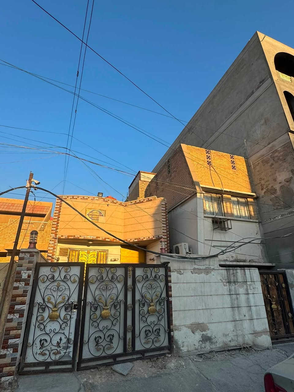 السلام عليكم
يتوفر داران للبيع في منطقة المنصور مساحة الدار الواحد 120 متر البيت الاول بناء قديم والبيت الثاني بناء 2015 .
للتواصل واتس اب على الرقم :***********
