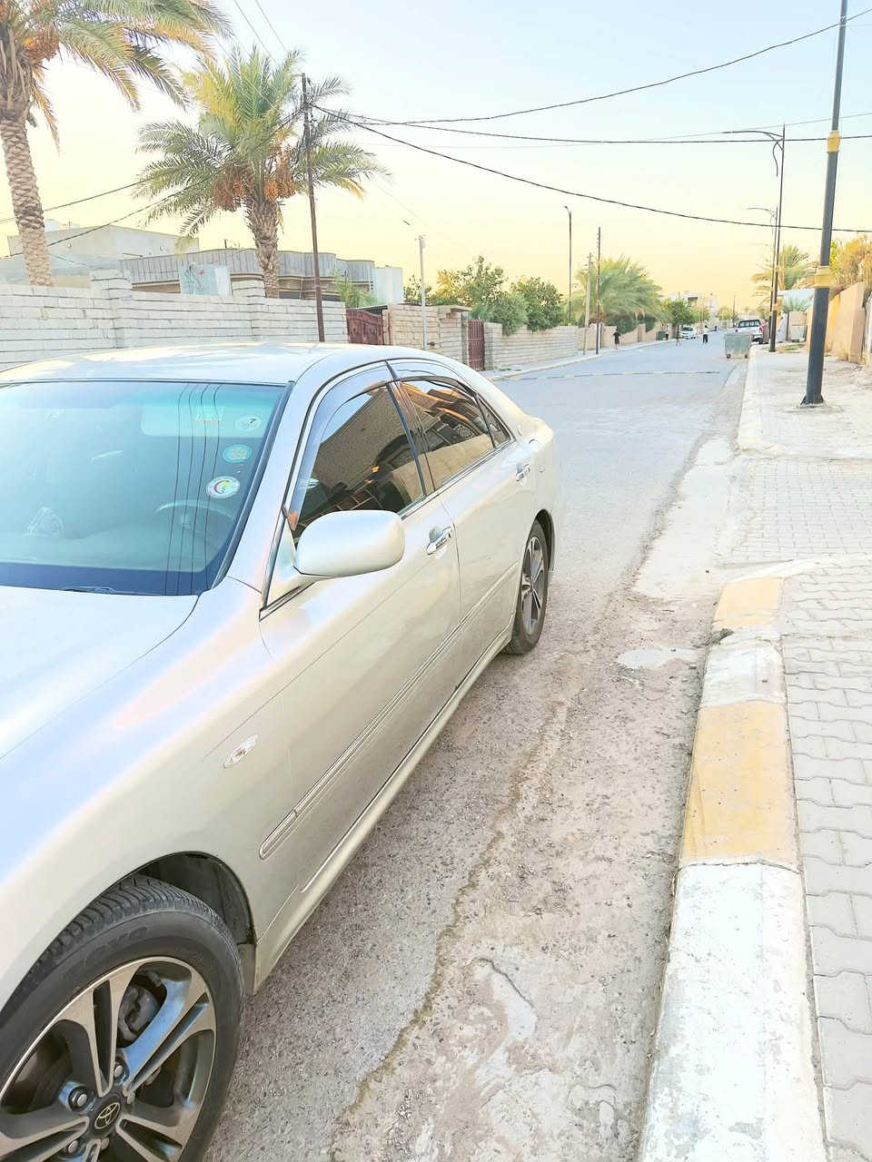 السلام عليكم.. شاهينه كص
شاصي 182. 
كير S
محرك كير شرط
كروز سرعه 
كشنات كهربائيه  .   
تبريد ثلج 
سبلت دوار  
تخم تاير جديد
مكاني صلاح الدين البوطعمه

اتصال***********
