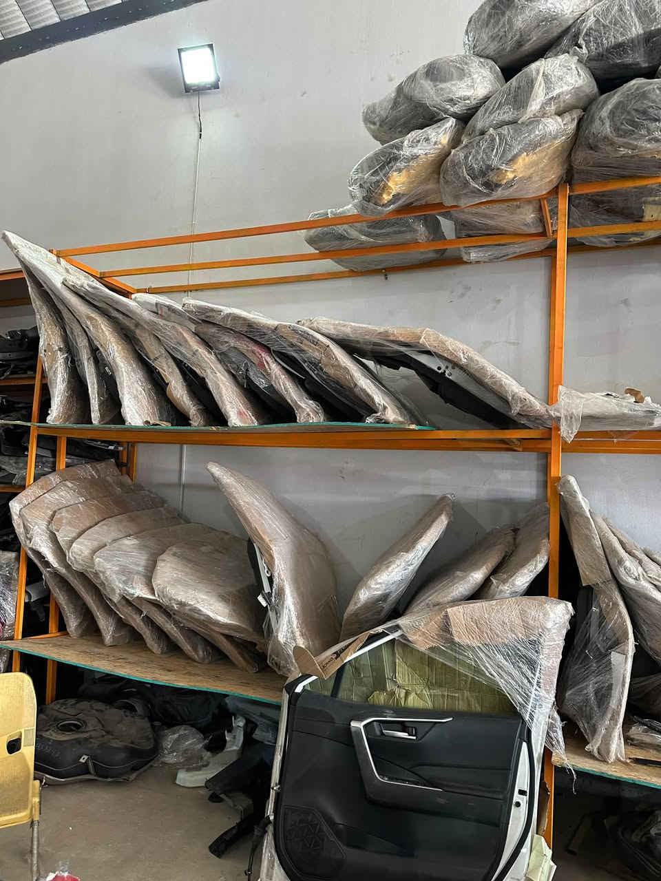 متوفر جميع غراض نيسان سنترا لدي مجمع السعد   تفصيخ اصلي بلادي  كصات  امريكيا العنوان بصره صناعيه حمدان جملون A5 متوفر توصيل جميع محافضات العراق  ***********
