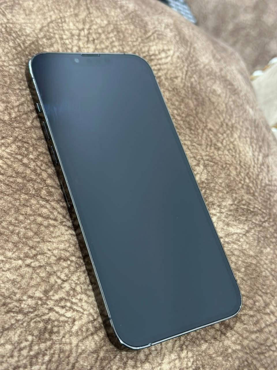 ايفون 13 برو ماكس ذاكره 256 بطاريه 86 مستبدل ظهر فقط الباقي كفاله سعر 650 وبي مجال قليل جدا ***********
