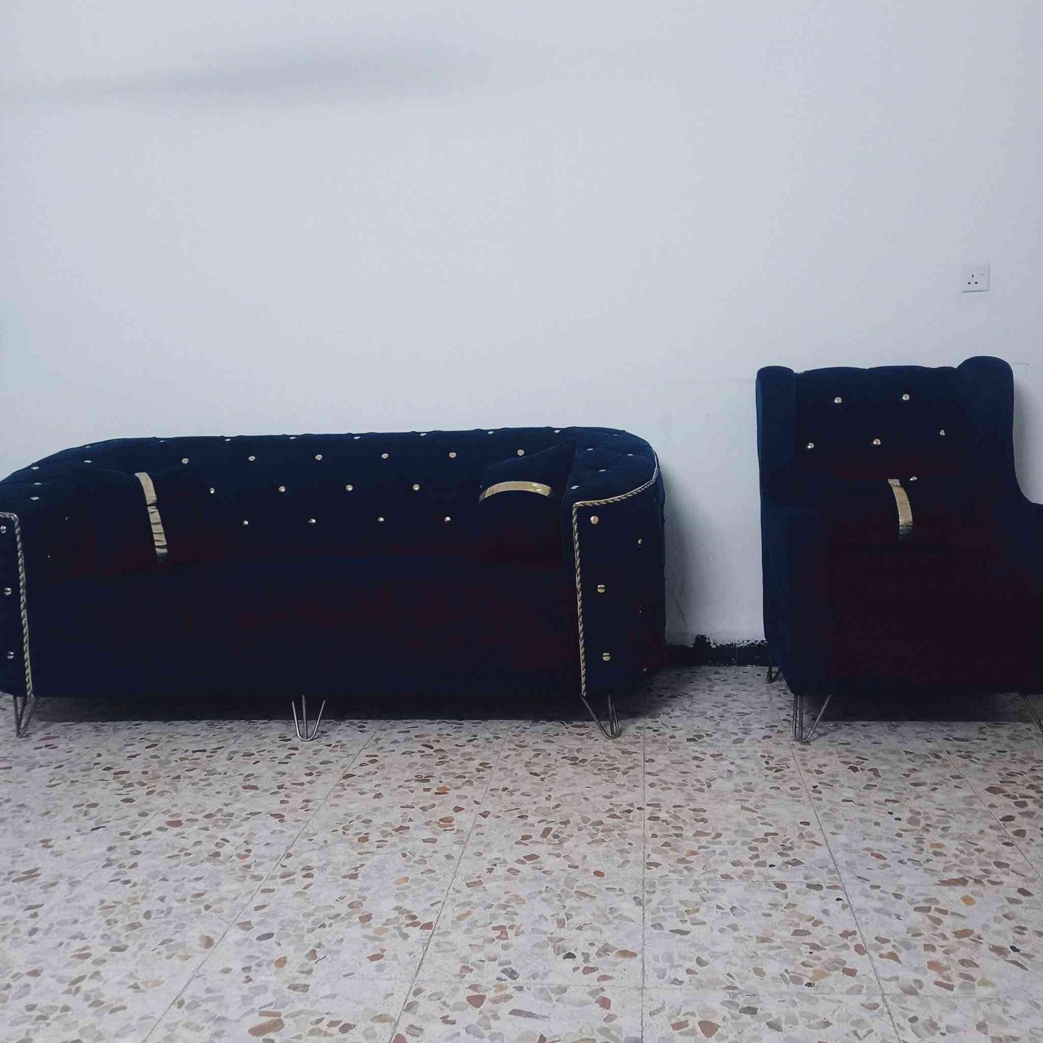 تخم للبيع معه طبلات نضيف معنا الكلمه 
رقمي ***********
