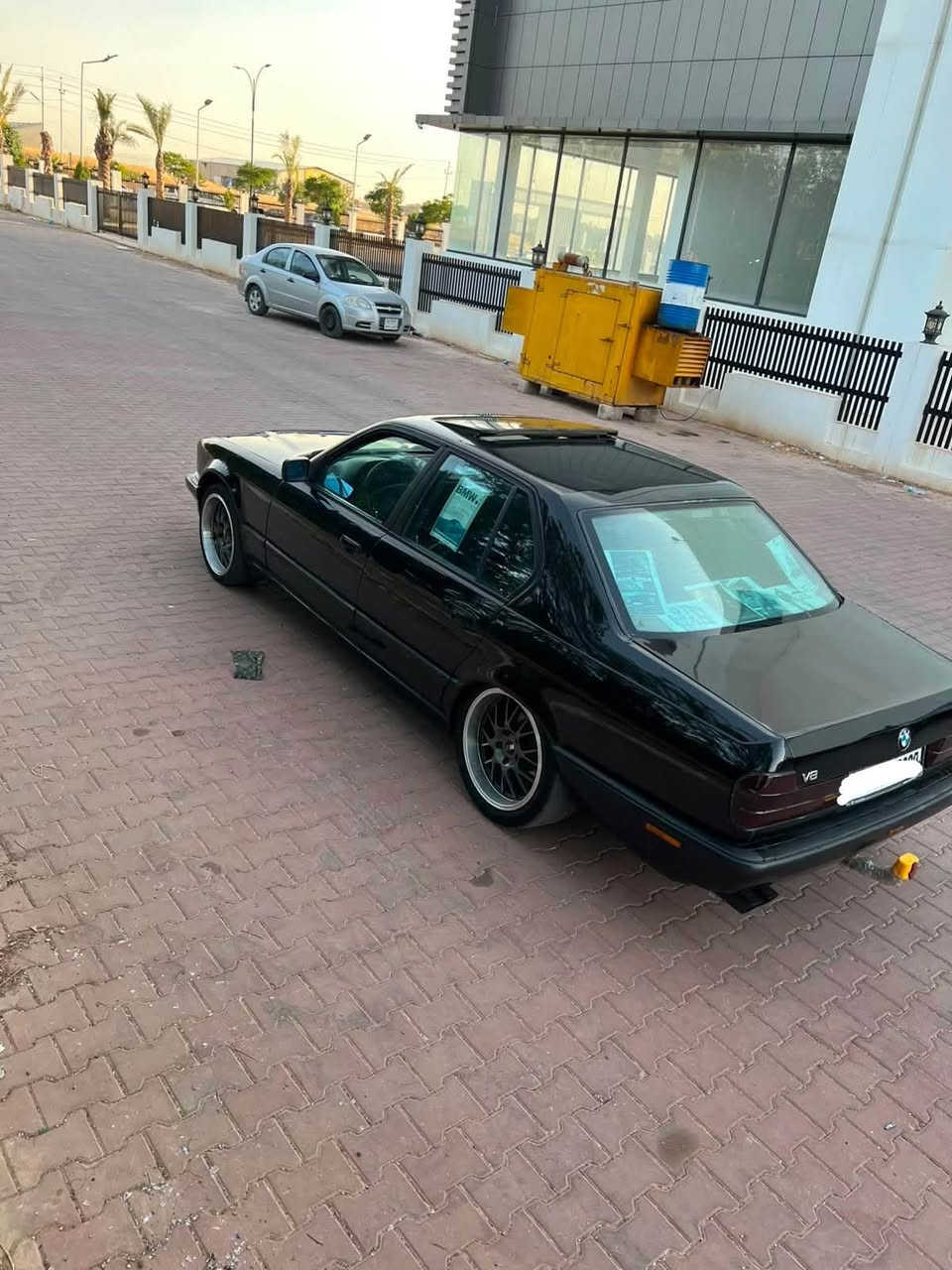 740iA V8 • موديل ٩٢ • رقم شمالي