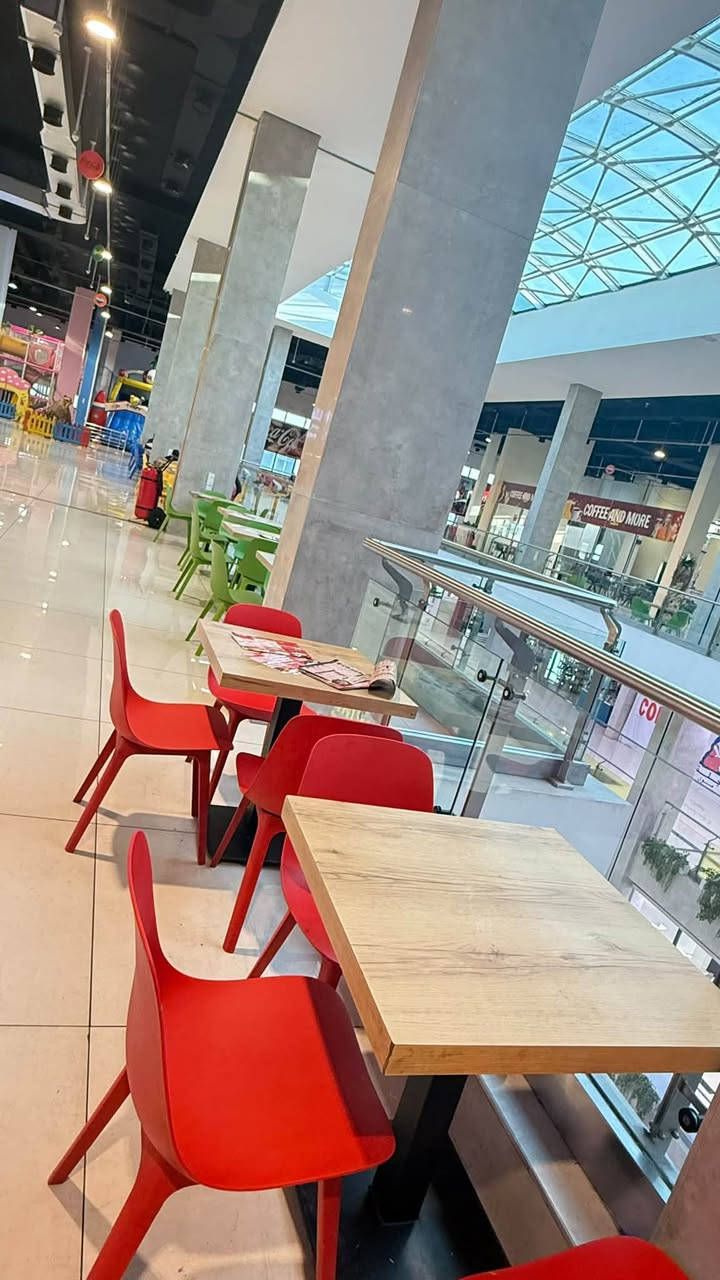 📣 للبيع مشروع مطعم جاهز للعمل – فرصة استثمارية مميزة
للبيع مطعم عربي كان | ARABI CAN داخل مول، والمشروع جاهز للعمل مباشرة بدون الحاجة للبدء من الصفر.

✨ موقع داخل المول
✨ ديكور وتجهيزات كاملة
✨ معدات مطبخ وتجهيز للعمل
✨ اسم وهوية تجارية جاهزة
✨ حسابات وصفحات سوشيال ميديا
✨ مناسب للبرغر، الكرسبي، البيتزا والوجبات السريعة وحتى الشرقي 
✨ يمكن الاستمرار بنفس النشاط أو تطويره حسب رغبة المشتري

🔸 سبب البيع: التفرغ لمشاريع والتزامات أخرى، لذلك تم اتخاذ قرار البيع رغم أن المشروع قابل للتطوير والتوسع.

💰 السعر: قابل للتفاوض للجادين
📍 الموقع: داخل المول دجلة / بغداد الجديدة 

المشروع مناسب لشخص يريد يدخل مجال المطاعم ويبدأ بمشروع قائم ومجهز بدل ما يبدأ من الصفر.

للمهتمين والجادين فقط، التفاصيل والتفاوض على ***********

