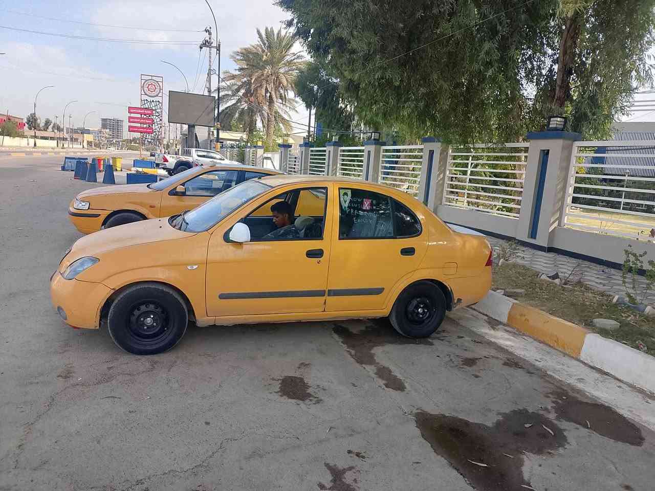 سلام عليكم طيبه البيع موديل 16 سياره مكفول من ضربه وتبديل وصبع فقط حالوبات بل قماره قليلات كلش تخم تايرات جدد حداديه جديده دوشمه جديده كير جديد فقط مكينتهه بيه رنكات راعيهه يريد مداور ب26 وبي مجال مكاني دغاره شراي يتصل ***********
