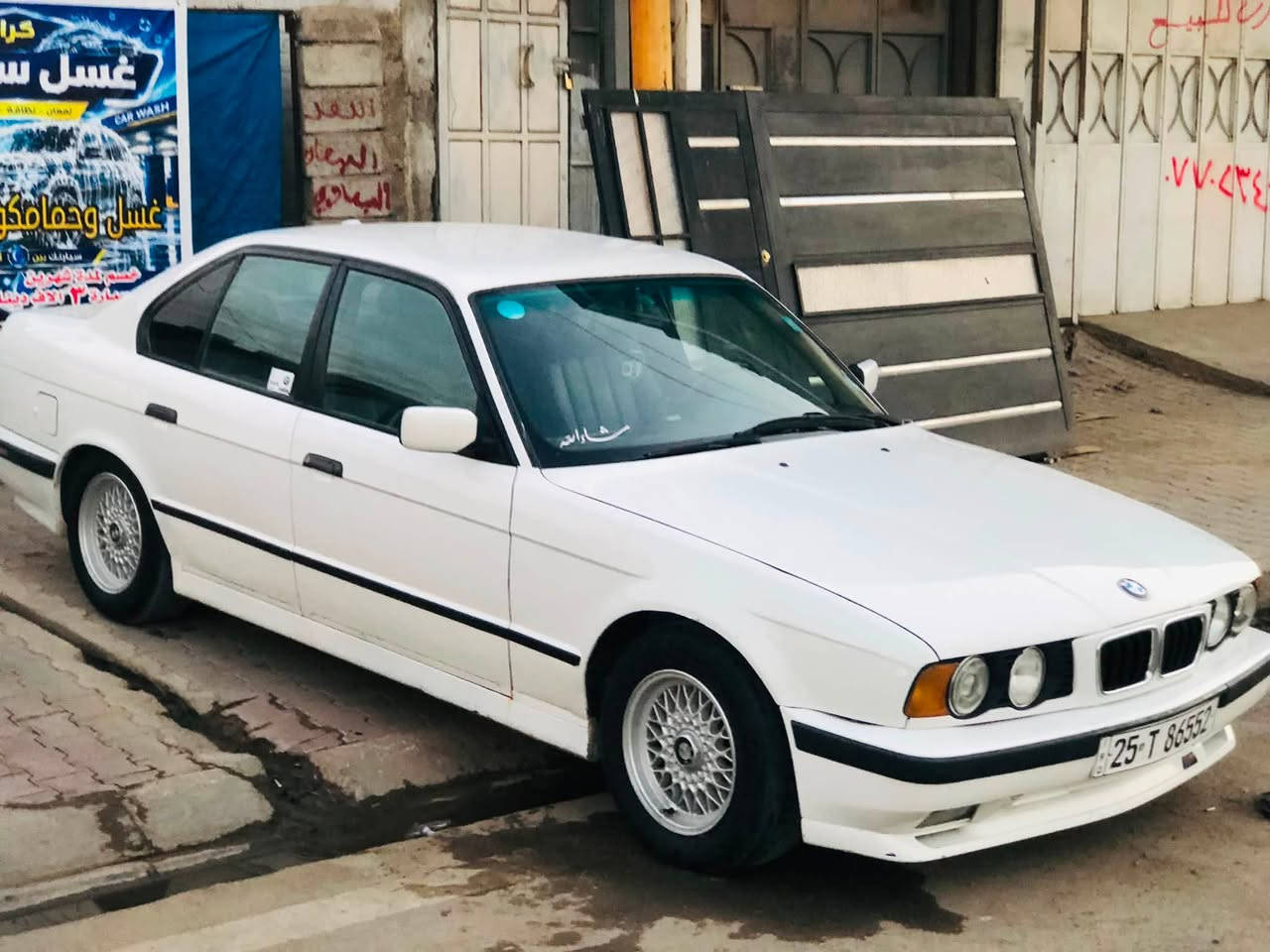 Bmموديل   ٩٢رقم سنويه جديد كوبون بنزين. عنده فول موسفات بدون مسرف  مكان كركوك  رقم موبايل. بي وتساب ***********
