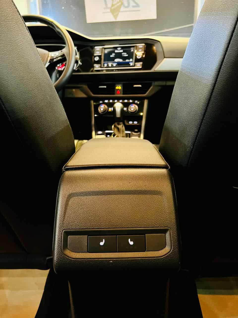 Volkswagen Jetta 2021 SE+ فول مواصفات ‎
موديل  : 2021
‎2️⃣2️⃣سياره مرقم /جاهز تحويل شرط رقم اربيل
 ماشية 91 مايل فقط 
سيارة بدون ارباگ 🆗
‎المحرك:- i4 - 1.4 Turbo 
‎المواصفات 
‎شاشه كبير 
‎بانوراما
‎بريك بصمه 
‎رادار امامي و خلفي وجانبيه 
‎كاميرا 
CarPlay
‎فحم شركة
‎كشن هيتر سكان هيتر
‎كشن كهربائي   
‎سبغ: جاملغ و ربع بونيت بدون دواخل  
‎ماشي 84 مايل
‎مكان السيارة اربيل 
سعر البيع $144 
*********** واتساب
‎كورك [***********] أربيل, العراق
