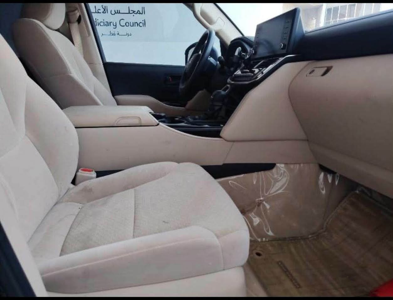 لاندكروز GXR 2024 السياره ماشيه ١١ الف  وارد خليجي ضربتها مثل  ماموضح السياره كفاله عامه من مكينه وشغال وتمشي ابيع على ضربتها مدفوع كمرك وكامل باقي تصليح وترقيم فقط   السعر ٤٢٠ وبي مجال 
ساحب السياره استاذ عيسى ***********
