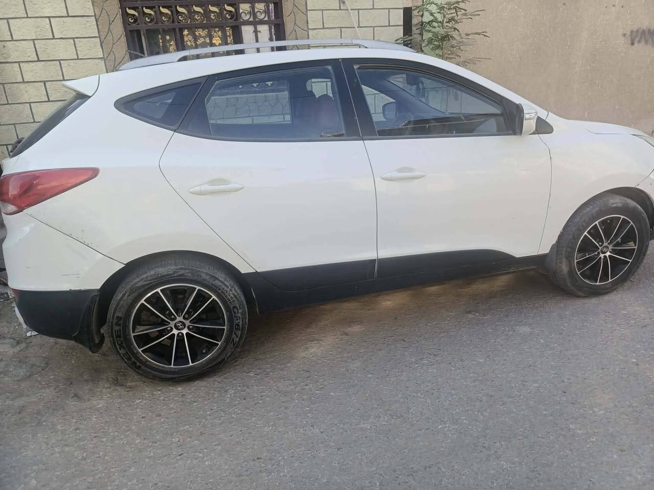 السلام علیکم  توسان موديل 11 خليجي
مكينة وكير  وحداديه  خير

 من الله  بيه صبغات 4 قطع  بسيطه كلش 

السعر 98 

العنوان بابل الطليعه

اتصال ***********
