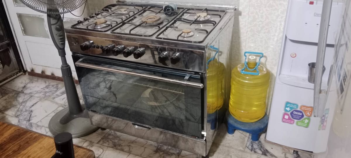 السلام عليكم طباخ مصري السعر ٢٠٠نظيفه الحمدلله عنواني بابل المركز واتساب فقط ***********
