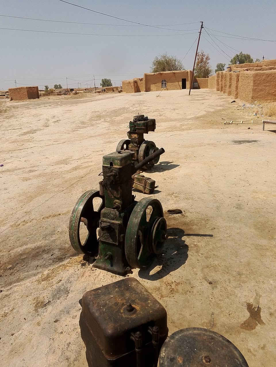 سلام عليكم  مولدات لستر شغال ومكفول عدد 3  كل واحد ويا مولده  ثنين حجم 10نبير وحده 7ونص شرط بل جديد  تجي تشغل يلا تاخذ  مكان ديالى سعر الواحد 550وبيهن مجال راسل خاص وتدلل واتساب ‏‪***********‬‏

