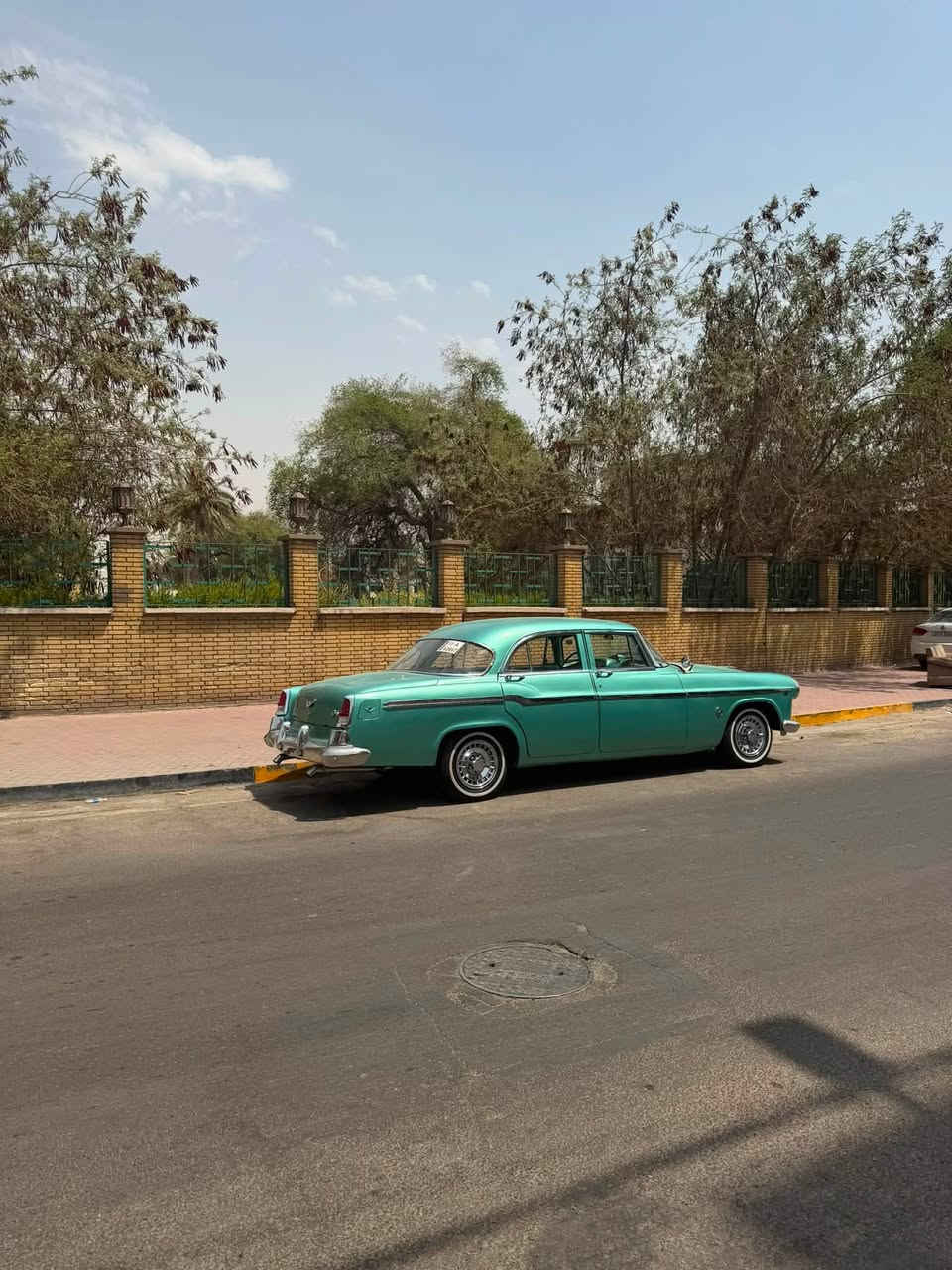 السلام عليكم دوج موديل 1955 للبيع مكينه كير تاهو 5300 كير 700 رقم بغداد الجديد السعر 100 ورقه وبيه مجال مكان السياره بغداد الاستفسار ***********
