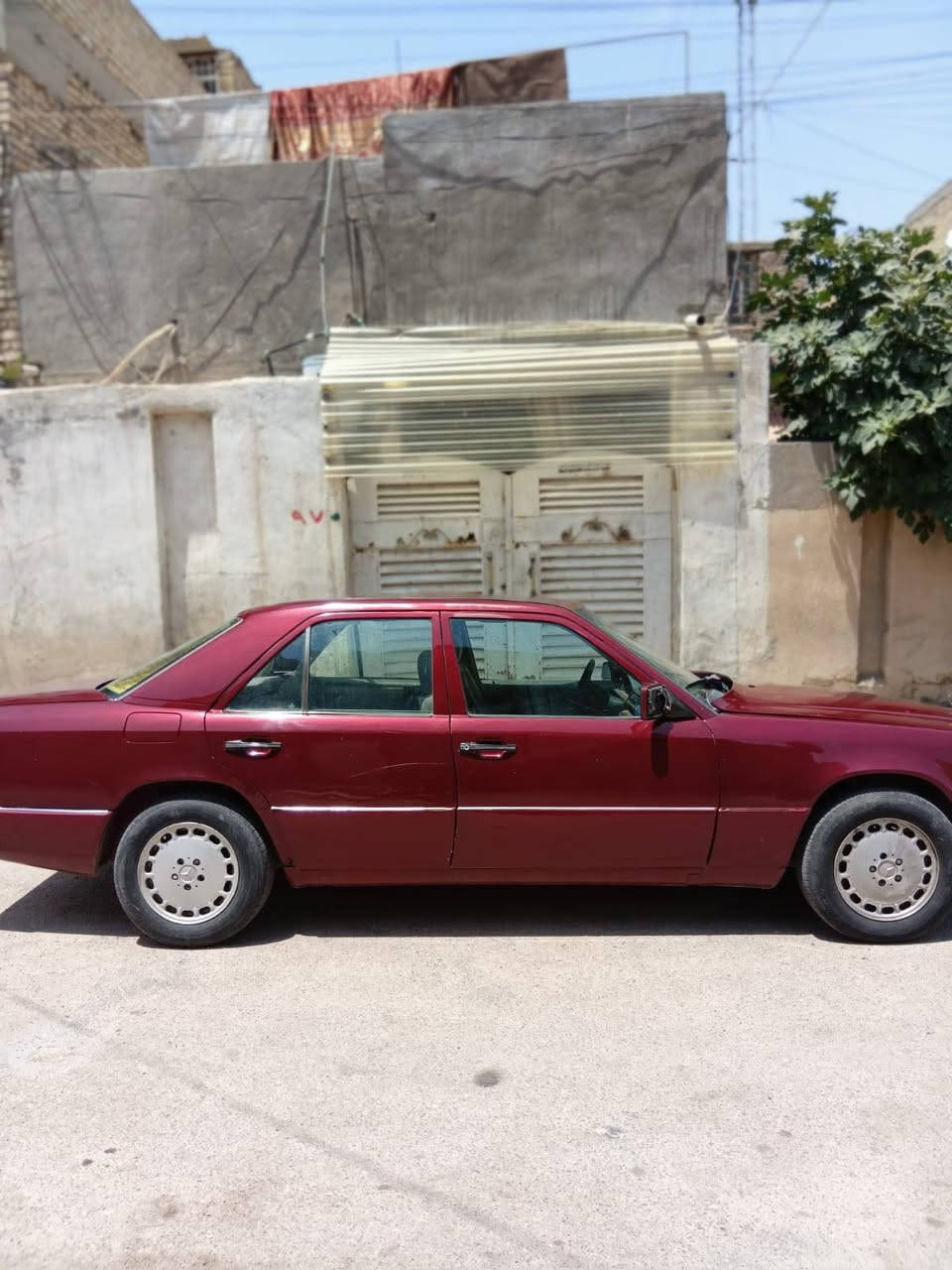 سلام عليكم
.مارسيدس دب
1.موديل 1993
2.محور بطه 3000
3. رقم نجف أنكليزي 
4. سنويه 2029 
5. قواعد دبلات بلادي 
(***********) 
6. مكان بغداد 
سعره50وبي مجال
