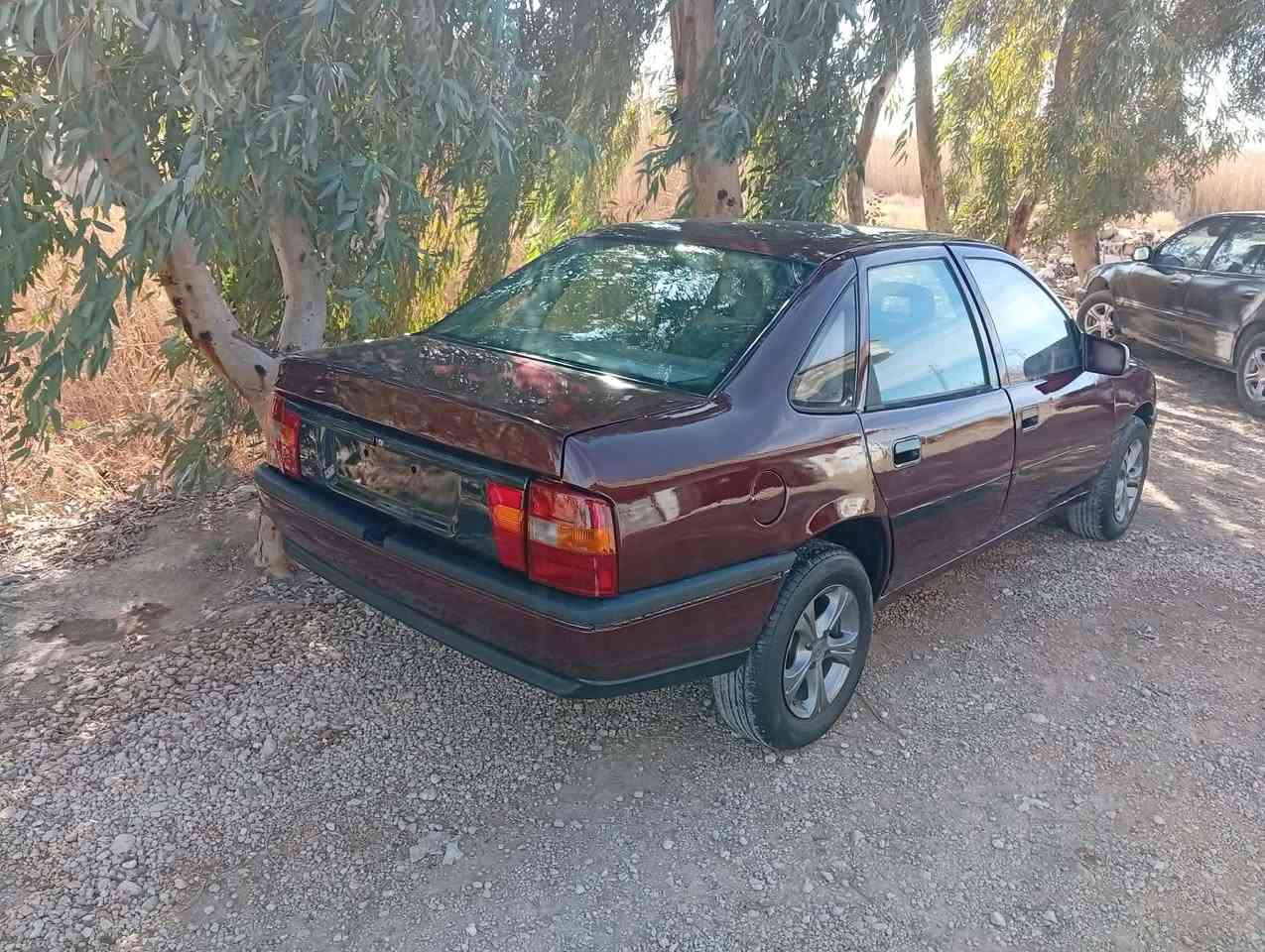 سلام وعليكم
للبيع فكتره موديل 92
محرك 2000
رقم جديد انكليزي 
سعره 28 بيه مجال 
***********
مكانه راوه
