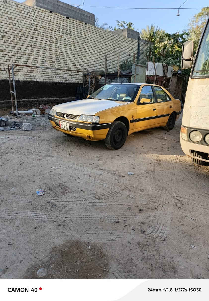 بيجو 405 سياره مكفوله من ضربه سياره نضيفه كير فرنسي محرك مكفول تبريد تدفئه كله شغال مصفره  حداديه نص عمر مديل 15 العنوان كربلاء سعر 33بيهه مجال     ***********
