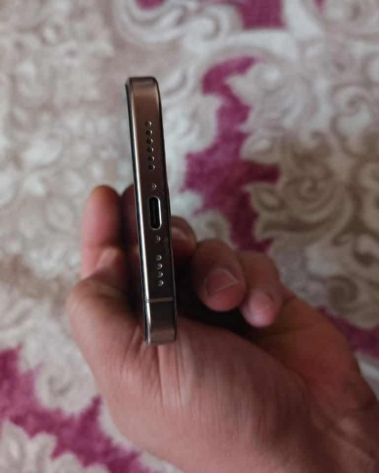 آيفون 16 برو ماكس
نضيف ما مفتوح ولا داخل تصليح
فقط الضهر مكسور موضح بصوره 
خطين شريحتين
بطاريه 91
ذاكره 256
كامل ملحقاته كارتون وكيبل
سعر 1200 وبي مجال 
***********

نص مكتوب في الصور:
- 12:24 LTE 94 حالة البطارية حالة البطارية تعمل بطارية iPhone هذه على النحو المتوقع. حول البطارية والضمان... عادية الحد الأقصى للقدرة هذا قياس لقدرة البطارية مقارنة بقدرتها عندما كانت جديدة. قد تتسبب القدرة المنخفضة بتقليل ساعات الاستخدام بين عملية الشحن والأخرى. 91% عدد الدورات هذا هو عدد مرات استهلاك iPhone لقدرة البطارية. معرفة المزيد... 514 تاريخ التصنيع أيلول 2024 أول استخدام تشرين الأول 2024