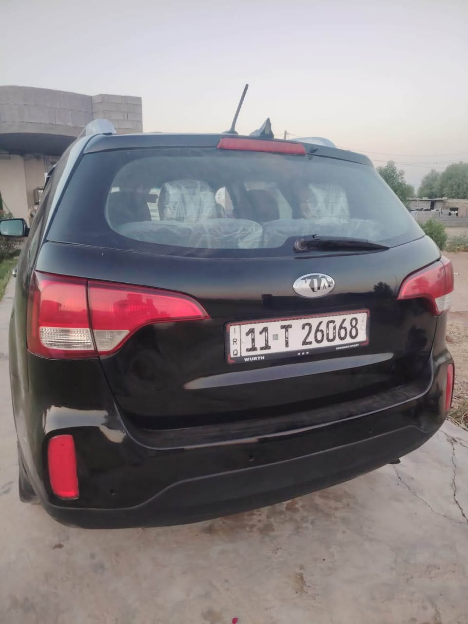 السلام عليكم 
كيا سورنتو موديل 2015
وارد أمريكي 
سياره جاهزه من كلشي 
الضرر مصبوغه حزام 
سياره سته سلندر  
رقم بغداد جديد للاستفسار الاتصال ‭***********‬
السعر 120 وبيها مجال
