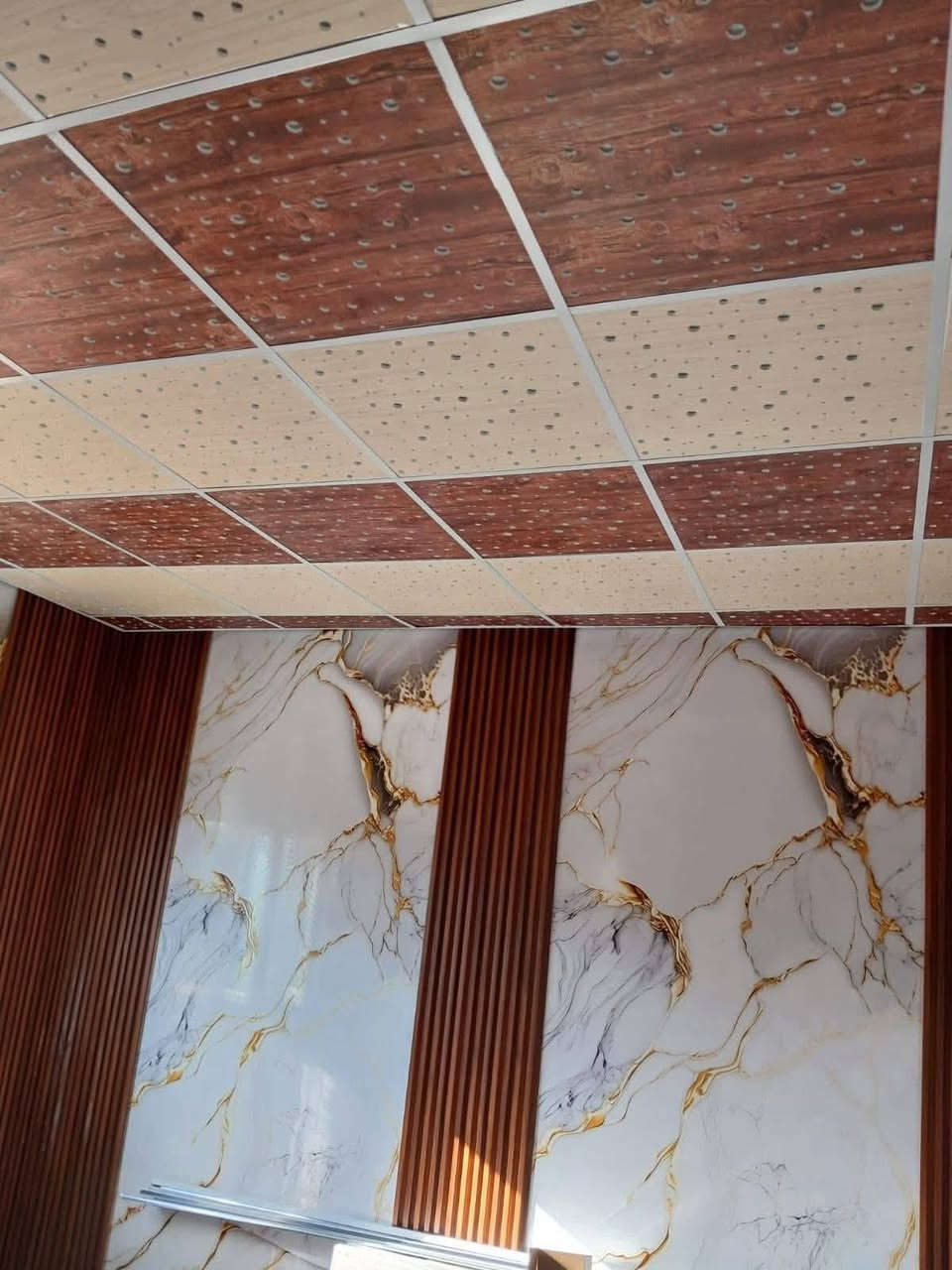 خلفه سقوف ثانويه صبق بيوت تصليح 
فوم تصلح ورق جداري بديل رخام بديل خشب 
ورق جداري جبس بور فوم وجهيات 
هلا والف هلا بغداد الشعله ***********
