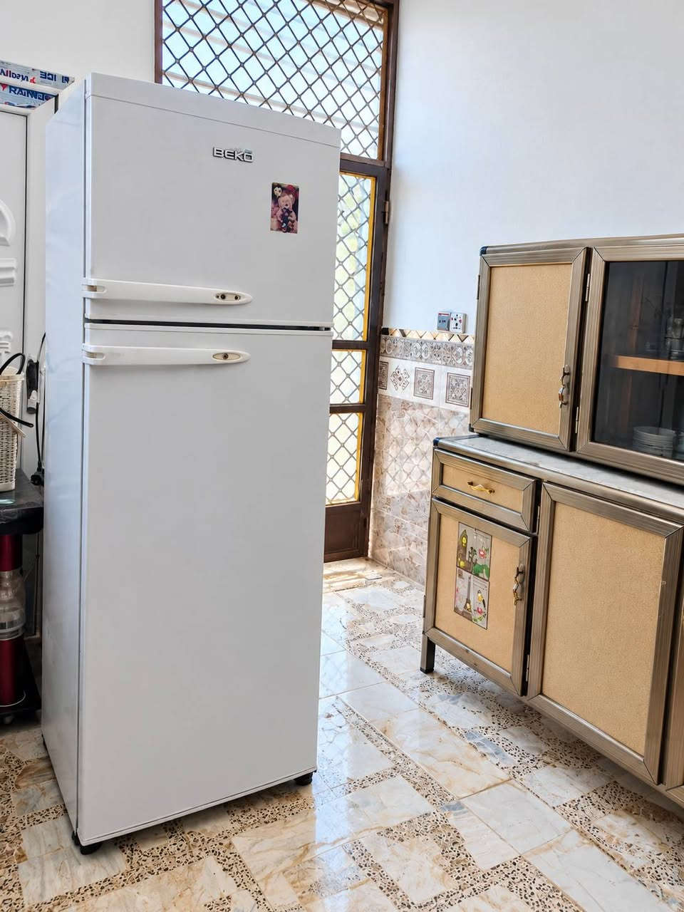 اغراض بيت نضيفات جداً مستعجلين عالبيع مكاني حي الجهاد ***********
