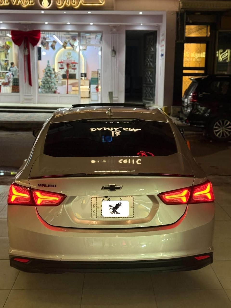 السلام عليكم شبابنة الطيبة

من رخصة الأدمن 

للبيع Chevrolet Malibu 2020 1500T BLAK  فول مواصفات العلامة السودة ماشية 91 الف km  رقم بغداد ب اسمي 

  

 1- فتحة سقف بانوراما .

2- شاشة جبيرة Car Play .

3-بصمة تشغيل + بصمة ابواب .

4-كشنات جلد بلادي .

5- كشن سايق كهرباء .

6- ويل بلادي كروم 19 .

7- تحكم ستيرين .

8- كشنات تدفئة تبريد .

9- تدفئة تبريد الستيرن .

10- نظام اوتو ستوب .

   (وموصفات الماليبو معروفة أخوان) 

السيارة حادثها جاملغ وبنيد صبغ بدون دواخل وبيها بارد بالهلال لخلفي لخلف باب الصدر وبارد بالجاملغ الخلفي جه السايق صور الحادث والسونار بالمنشور 

السيارة نصبتها احلى من الصور  المكينة والكير كفالة تبريد السيارة ثلج مبدل منظومة تبريد كاملة قبل شهر بدلته وبي ضمان سنة السيارة خير من الله ترايك وين متريد

والسيارة نقصها صدر امامي  

تفاصيل اكثر اتصل وتدلل

السعر 95$
  

مكان السيارة بغداد/حي الخضراء

هـ ***********
