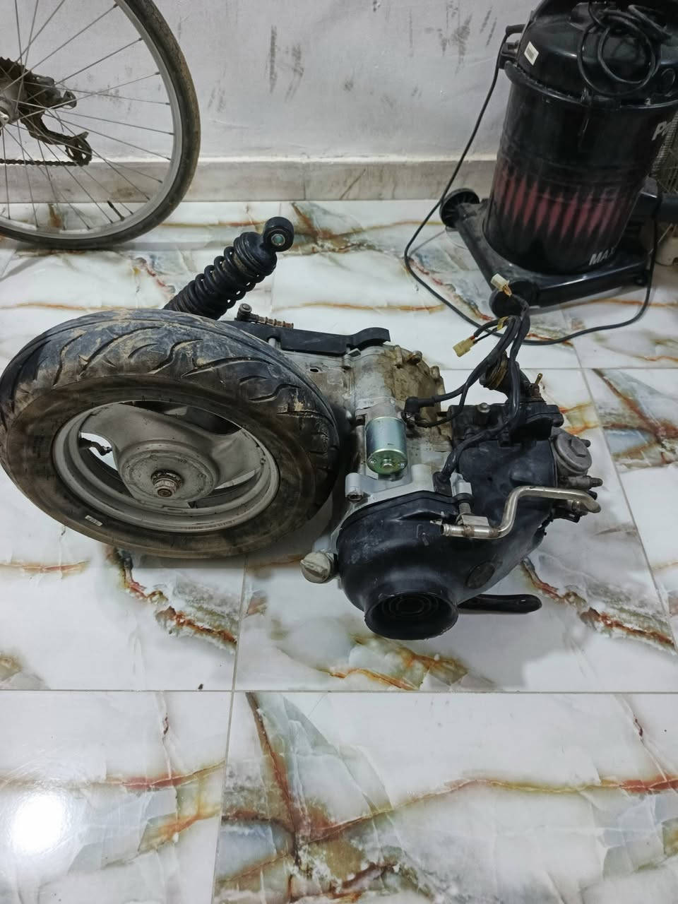 مكينه ماكس منغولي شغالة مابيه اي شيء خرسة فقط عوزها صالصنة وكابريتر
مجفتة تجفيت جديد اول فتحة الها 
سعر ١٢٥ بيها مجال
ه/***********
