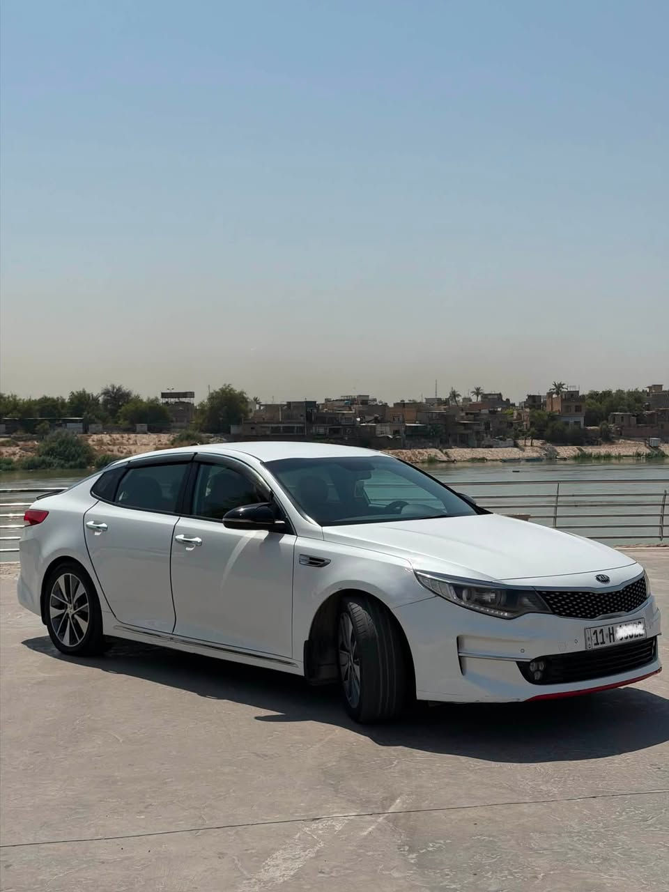 🔥 للبيع Kia Optima 2018 🔥

✅ موديل 2018
✅ ماشية 93 ألف كم فقط
✅ وارد خليجي
✅ بدون قطرة صبغ
✅ رقم بغداد باسمي وجاهزة للتحويل

المواصفات:
✔️ محرك 2400 سي سي
✔️ فئة نص فول
✔️ تشغيل بصمة مع بصمة ابواب
✔️ نظام ترحيب عند الاقتراب
✔️ مري شفط
✔️ شاشة لمس
✔️ كاميرا خلفية داخل الشاشة
✔️ حساسات أمامية وخلفية
✔️ شفتات على الستيرن
✔️ ثلاث وضعيات قيادة: Eco / Sport / Normal
✔️ صندوق ذكي
✔️ لايتات وبك لايت LED
✔️ كشافات ثلجي
✔️ قطعتين تبريد
✔️ بردات بلادية
✔️المراية الوسطية تعتيم ذاتي

🔧 المحرك والگير مكفولين وما يحتاج أي صرف.

الملاحظات :
•  بارد بالجاملغ الأمامي جهة الراكب مع إصبع مجعون بدون صبغ.
•  جاملغ السائق بيه رصعة بدون تصليح.
•  كل التفاصيل موضحة بالصور.

💰 السعر: 180ورقة وقابل للتفاوض بالمعقول بعد المعاينة.

📍 الموقع: بغداد – الكاظمية

📞 للاستفسار الاتصال أو المراسلة على واتساب.
***********
