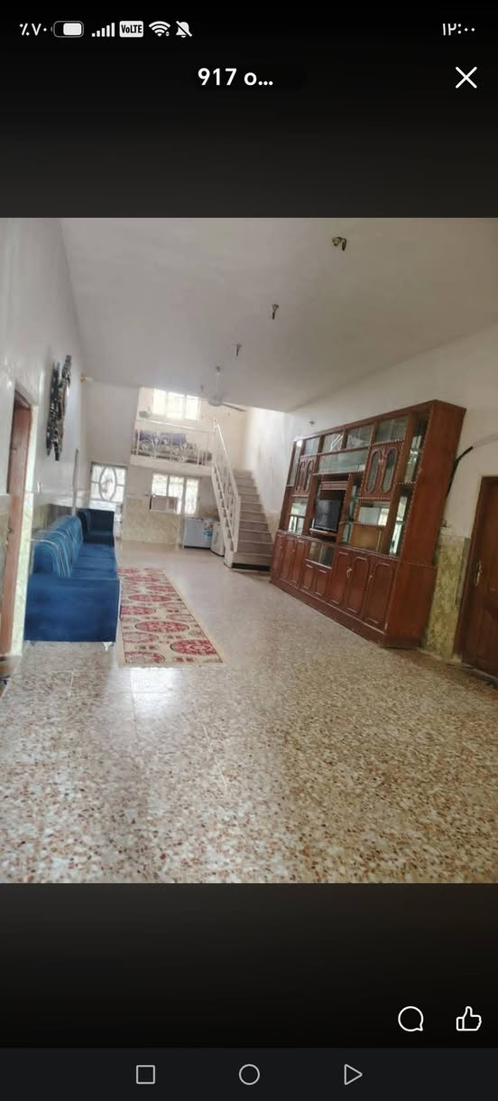 بيت للبيع في حي الحكيم قرب مدرسه الرمليه يبعد عن الشارع ١٢٥م يحتوي على أربع غرف نوم وصاله ومطبخ وصحيات واستقبال مساحه 600مرقم من قبل بلديه سعر 110وبي مجال خدمات عامة ماي كهربائي شارع راح يتبلط ***********

نص مكتوب في الصور:
- 923 o...
- 922 o...
- 916 o...