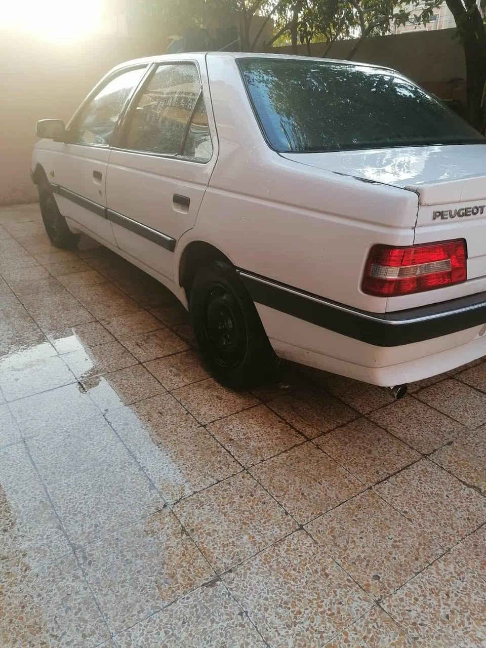 للبيع بيجو موديل 2016 مكينه جديده تبريد شغال تبريد شغال سياره بسمي اني شرعي صبغ مابيها *********** رقم جديد انكليزي
