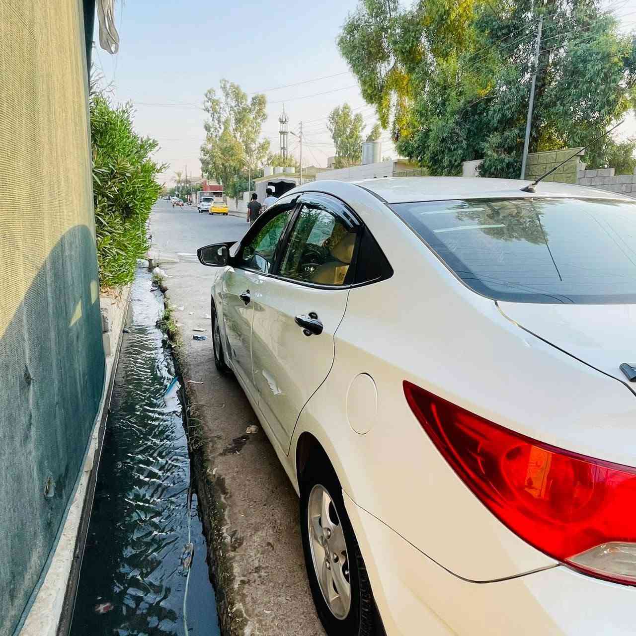 السلام عليكم
اكسنت 2013 خليجي للبيع 
كير At 
محرك دوش بي صرف و نفخ 
التبريد شرط 
السيارة بدون ضرر السونار موجود فقط الدوسات والملاحظات مرفقة 
شرط التحويل 
السعر 95 وبيها مجال 
للتواصل ***********

