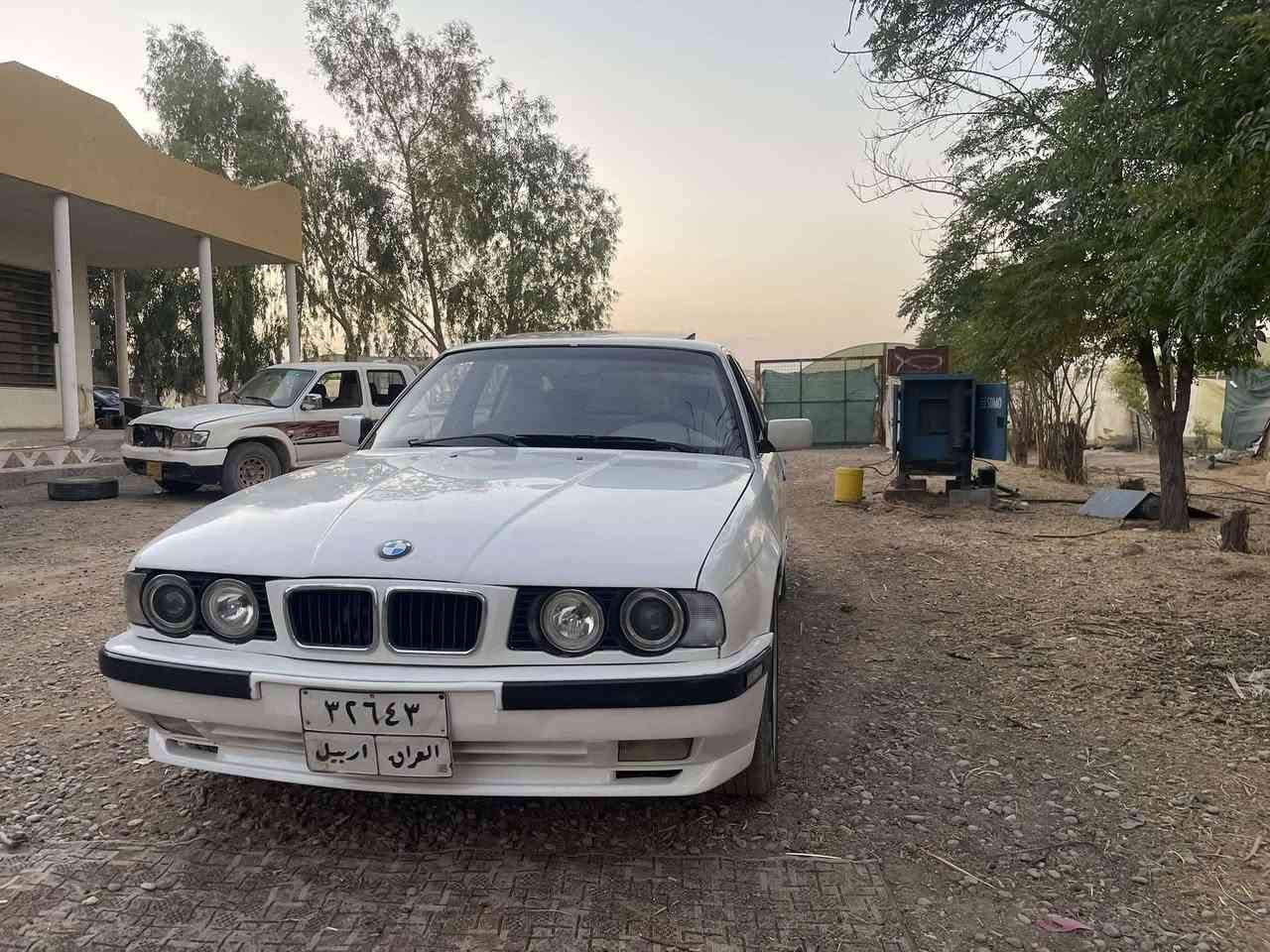 مودیل 90
20 کیرعادی
سلاید 
دوو جام کارەبای 
حیزام بویاخ بەس دەرکەی سەکن دواوە ناو دوسەی هەیتی 
پشت و پیش کەپس 
***********
