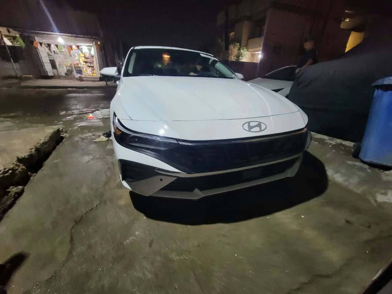 النترا موديل 25 وارد امريكا 
سياره فول مواصفات 
بدون صبغ فق بارد ومبين بل صوره 
بدون رقم 
بصمه 
فتحه 
رادار امامي وجانبية 
كامره 
حساسات 
فوال الفول 
السعر 140
***********

نص مكتوب في الصور:
- 1565101563