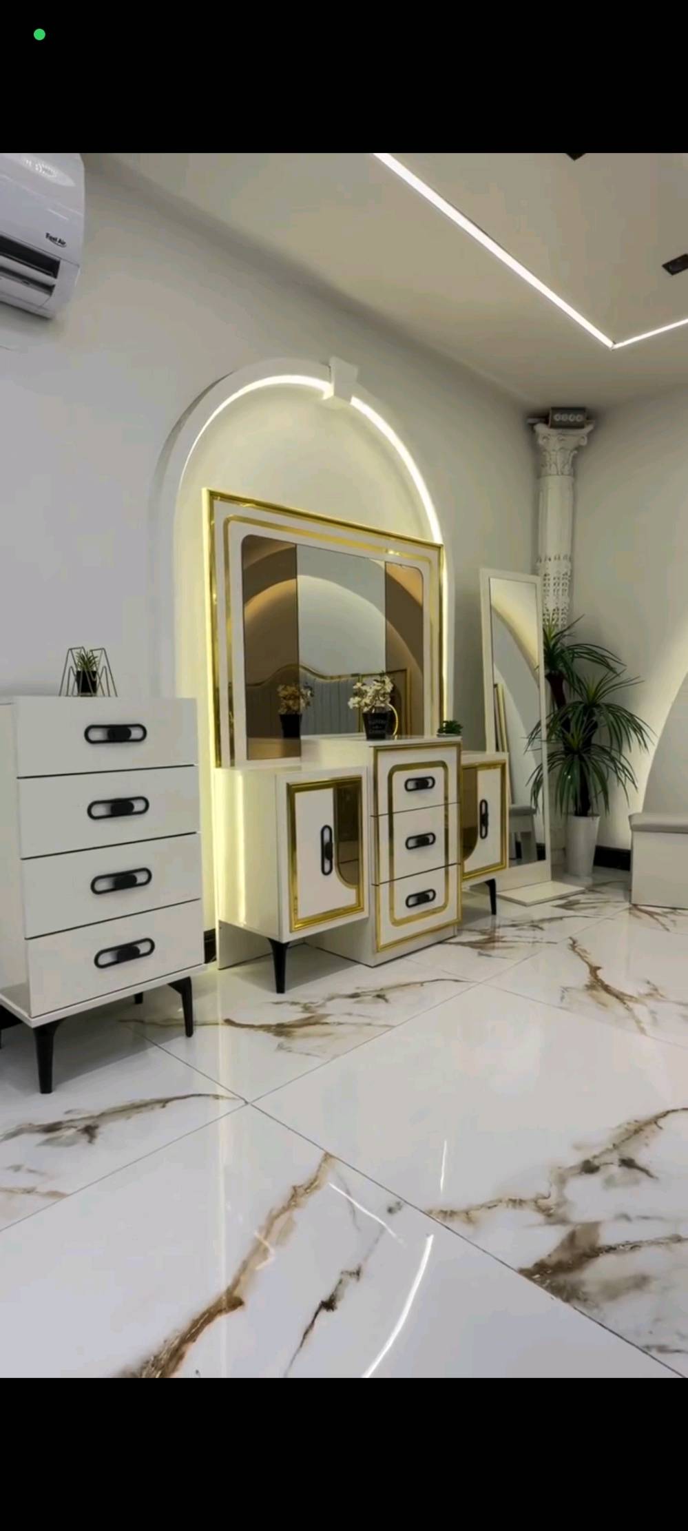 غرفة نوم تركيه جديده استعمال قليل ب 2 مليون للتواصل واتساب 0771492864