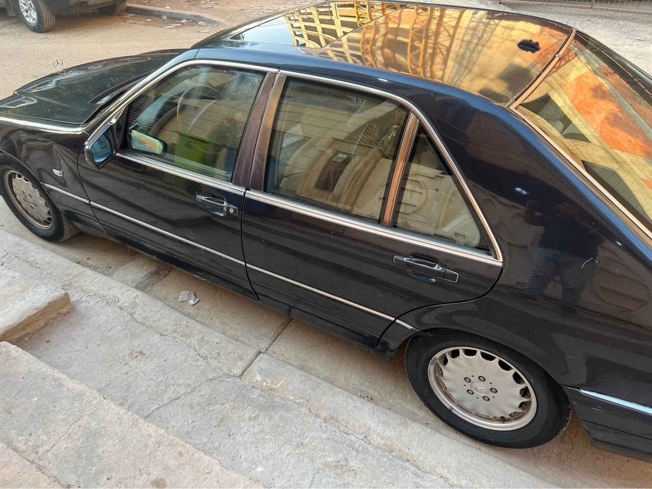 سيارة شبح ١٩٩٨ 
باب قصير 
التبريد شغال 
الكشر بحالة جيدة بدون خياس
الدواخل نضافتها ٦٠٪؜
السيارة محرك كير ممتاز
سلايد روف شغال
مري كهرباء شغالة
باتري جديد قبل اسبوعين شديته
التيارات بحالة جيدة جداً
السبير جديد 
تعال وشوف بعينك 

السعر ٦٠ ورقة بيها مجال للشراي 
متواجد فيس بوك، واتس اب او تلفون (***********) بغداد, العراق
