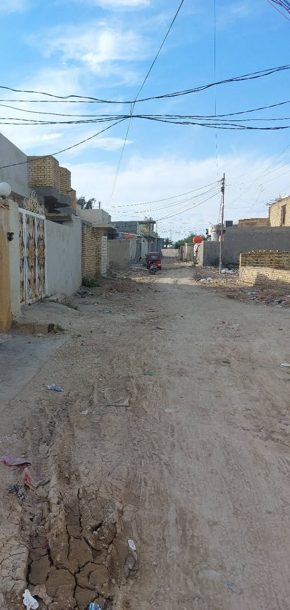 قطعه ١٠٠ متر الوجه ٥ ونزال ١٠ في البيضاء تبعد عن شارع ٦٠ متر
عن شارع العام نزلت حيدر ابو تبريد للاتصالات على الأرقام ***********اسياه ***********زين

