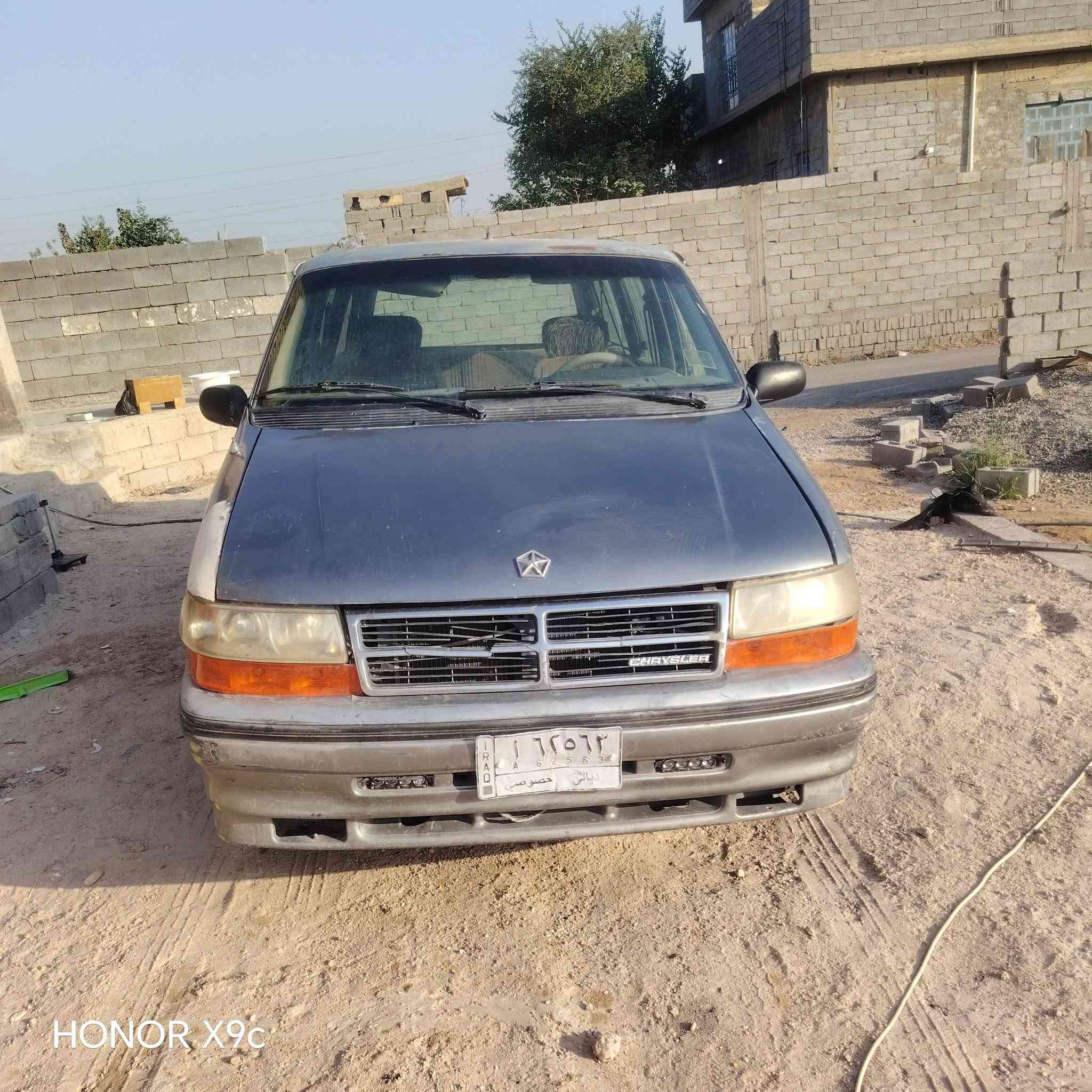 دوج كلايسلر موديل ٩٢. رقم ديالى. مكان السياره الأنبار الكرمه   سياره محرك كامري ابو الكف سنويه لل٢٧. سياره فيت بم   تخم تاير   صالنصه   بلكات نوزلات   كله جديد جام. كهربائي الخلفي والصدر  سياره بيه نقص بس بوربرن ستيرن شويه بي ملعب وارضيه. سياره نكره. وبلمشي   حلوه   سعر السياره ٢٦ وبيه مجال الشراي وحياكم الله ***********

نص مكتوب في الصور:
- HONOR X9c