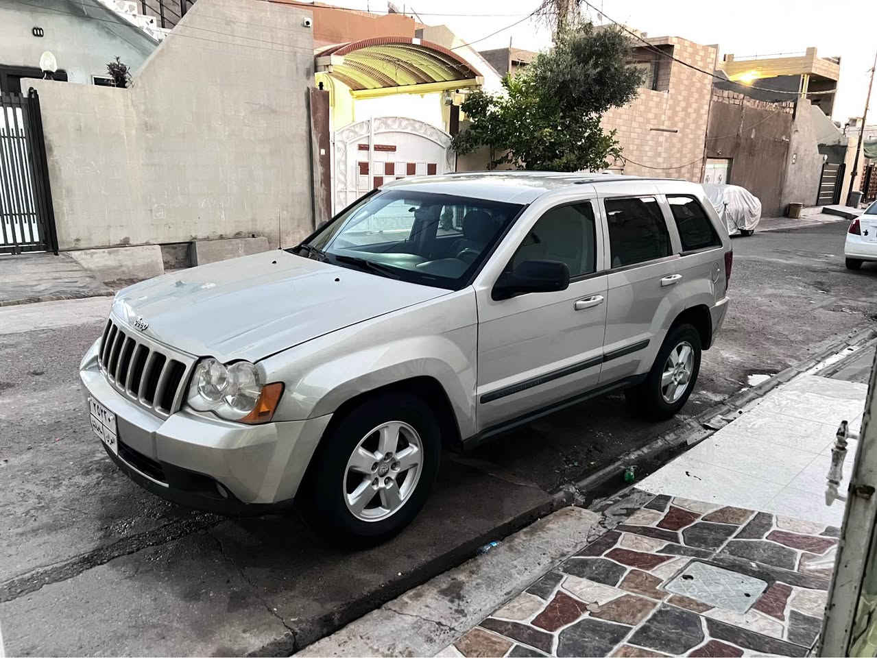 جيب لاريدوي 2008 
مەکینە V6
دوو پارجە کلیر( نیو بونیت صبغ)
گیر ومەکینە و تبرید بەشەرت
مەکینە نەکراوەتەوە 
٢٠٦ هەزار روشتوە
سعر ٩٣
***********
*********** كركوك, العراق

