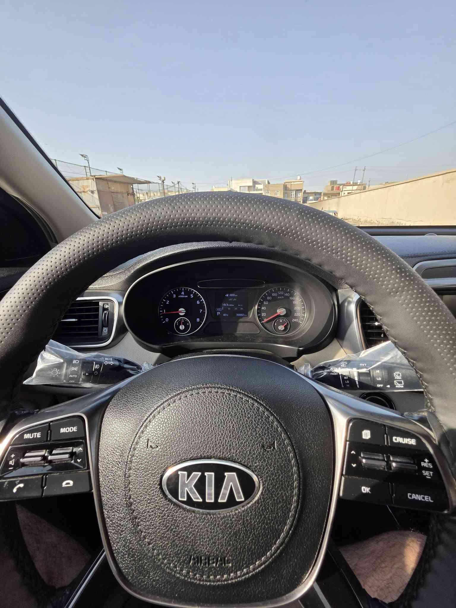 🚘 سورنتو 2020 خليجي v6 | لون جوزي رقم بغداد انكليزي الجديد
✨ سيارة نظيفة جداً ومواصفات كاملة
📍 ماشية 39 ألف كم فقط
🔹 مكفولة كفالة عامة
🔹 بيها بارد قليل
🔥 المواصفات:
•دفع رباعي
• بانوراما
• حساسات أمامية وخلفية
• 4 كاميرات 360°
•مقاعد الامامية كهربائية
•جنطة كهربائية
• كشنات جلد
• تدفئة وتبريد المقاعد الأمامية
• تدفئة المقاعد الخلفية
• شحن وايرلس للموبايل
•سايد بريك دكمه
AUTO HOLD •
• 3 قطع تبريد وبعد بيه هوااي مواصفات

محرك وكير وتبريد وحدادية كلشي كامل
• السيارة كاملة وما ناقصها شي
السعر : 225 وبيه مجال بسيط
📞 للاستفسار: ***********
