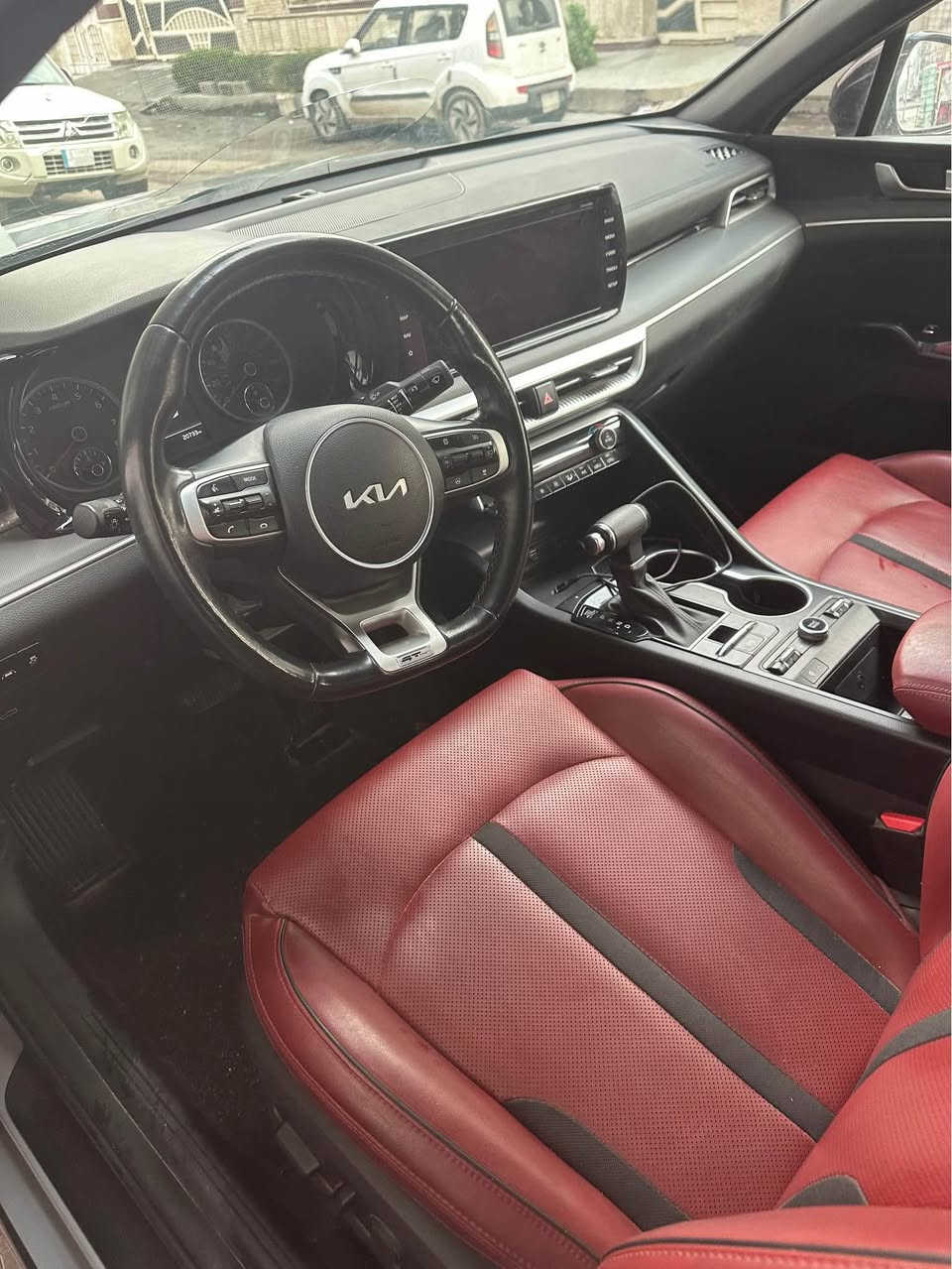 2023‏KIA K5 GT LINE4 أمريكي

فئة السياره سبورت رياضي  

بدون تبديل بدون ايرباك 

 جديده رقم بغداد تحويل (حره )

مشروع وطني 

فول للاخير بنوراما قطعتين 

1_اللون سمنتي سموك داخل احمر

2ضربته خلفيه حلوه

3_ بصمة ابواب + اضائه عند الاقتراب 

4_مثبت سرعة

5_نظام ABS

6_مانع انزلاق

7_حساس اطارات 

8_بك لايت لد

9_شاشة كبيرة لمس كار بلي 

10_كامرة دوارة 360 درجه 

11_ أضائه داخليه لمس 

12_شاشة اعطال 

14_رادارات امامي جانبي خلفي 

15_ نقطة عمياء  بالمري 

16_رادار الخطوط البيضاء + تحذير الخروج عن المسار 

17_ اشاير باالمري 

18_مقاعد  تدفته + ختم شركه جيتي لاين 

19_الايت ثلاث عدسات +ليد 

20_نظام قيادة 5 وضعيات 

21_بلوتوث + مخارج امامي خلفي   + الوصول الى الانترنت عبر نقطة اتصال الهاتف المحمول 

22_تحكم ستيرن كامل حرف D + تدفئه 

23-كير اوتو +عادي دبل كلچ 8 نمر 

24_اوتو بريك 

25_ صندوق كهربائي

 26_زنون + ليد برتقالي شركه   

27_التشغيل عن بعد

‏28_Auto hold 

29_تصميم خارجي رياضي  سبورت 

30_نضام الملاحة

31_مصابيح الخلفيه LED

32_مصابيح ضباب LED

33_محرك تيربو 1600

34 _ويل اكروم اسود حجم 18 

35 -تكييف هواء أمامي أوتوماتيكي بمنطقتين 

36- شحن لاسلكي 

37- مرآت داخليه برؤيتين عادي وتضليل 

وبعد بيه مواصفات

كلب بالصور ع راحتك كل شي منزله الك 

هذا رقم تلفوني ***********وتساب
ماشيه 20 فقط بغداد, العراق
